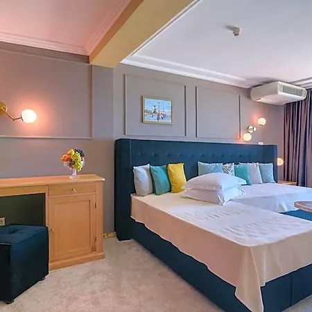 Marina Hotel, Sunny Day Святые Константин и Елена